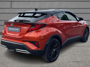 Used Toyota C-HR 2021 for sale - 76111165: Photo 2