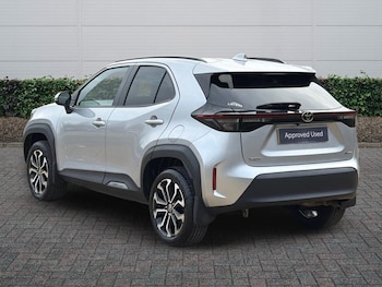 Used Toyota Yaris 2024 for sale - 77971432: Photo