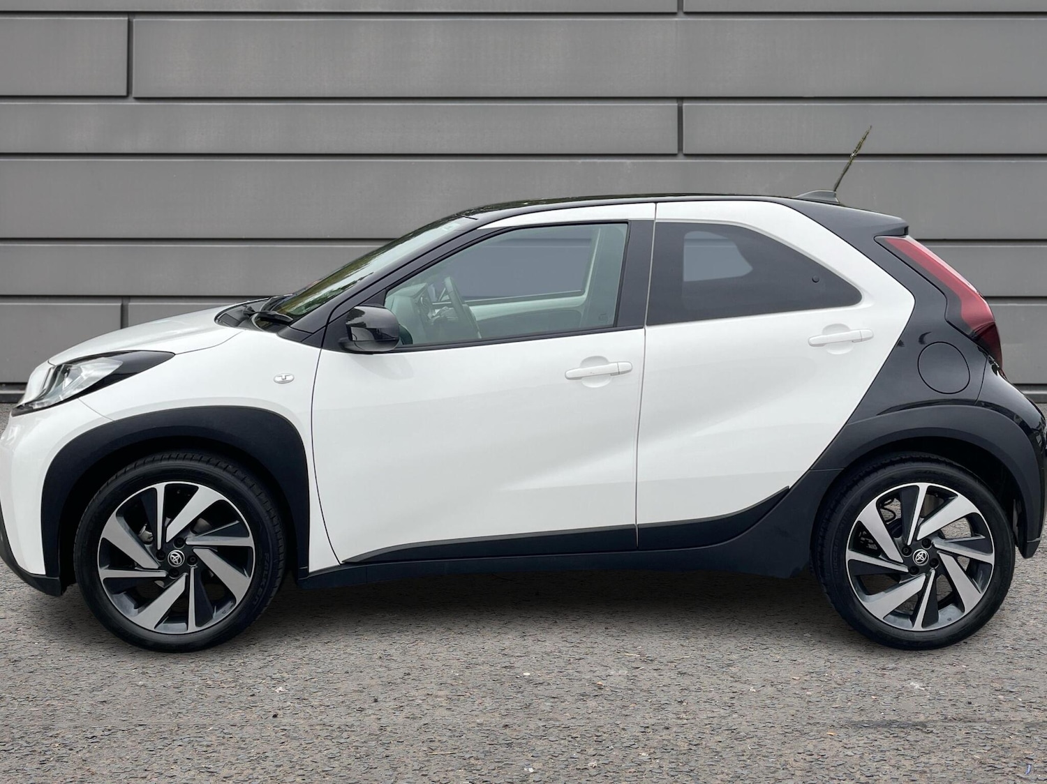 Used Toyota Aygo X 2023 for sale - 76327816: Photo 17