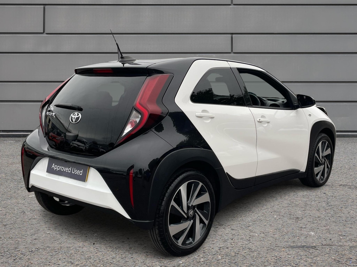 Used Toyota Aygo X 2023 for sale - 76327816: Photo 2