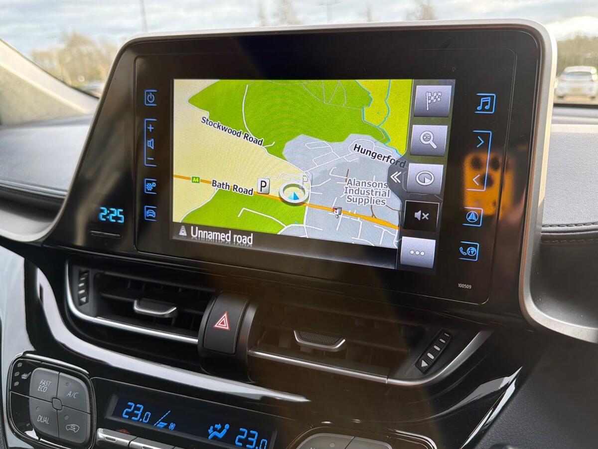 Used Toyota C-HR 2018 for sale - 77177631: Photo 11