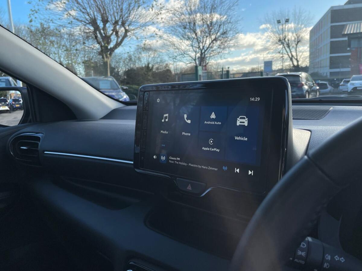 Used Toyota Yaris 2024 for sale - 76609242: Photo 11