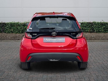 Used Toyota Yaris 2024 for sale - 79013895: Photo
