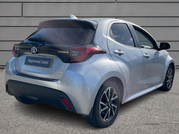Used Toyota Yaris 2022 for sale - 76110545: Photo 2
