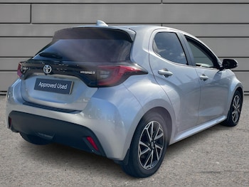 Used Toyota Yaris 2022 for sale - 76110545: Photo 2