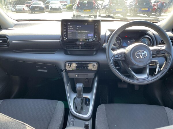 Used Toyota Yaris 2022 for sale - 76110545: Photo 5