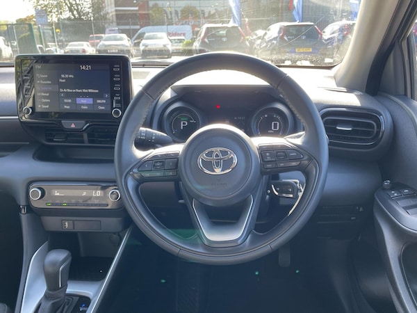 Used Toyota Yaris 2022 for sale - 76110545: Photo 6