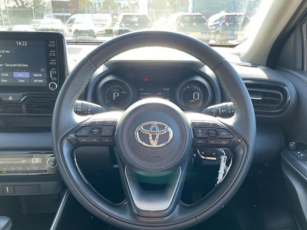 Used Toyota Yaris 2022 for sale - 76110545: Photo 8