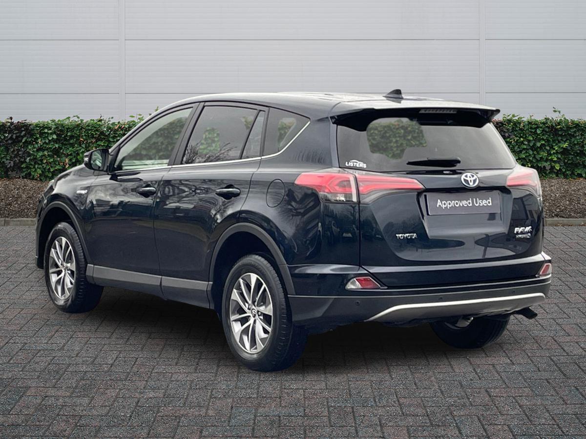 Used Toyota RAV4 2017 for sale - 77013668: Photo 2