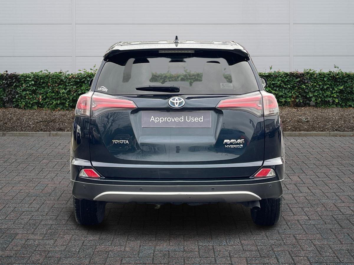 Used Toyota RAV4 2017 for sale - 77013668: Photo 4
