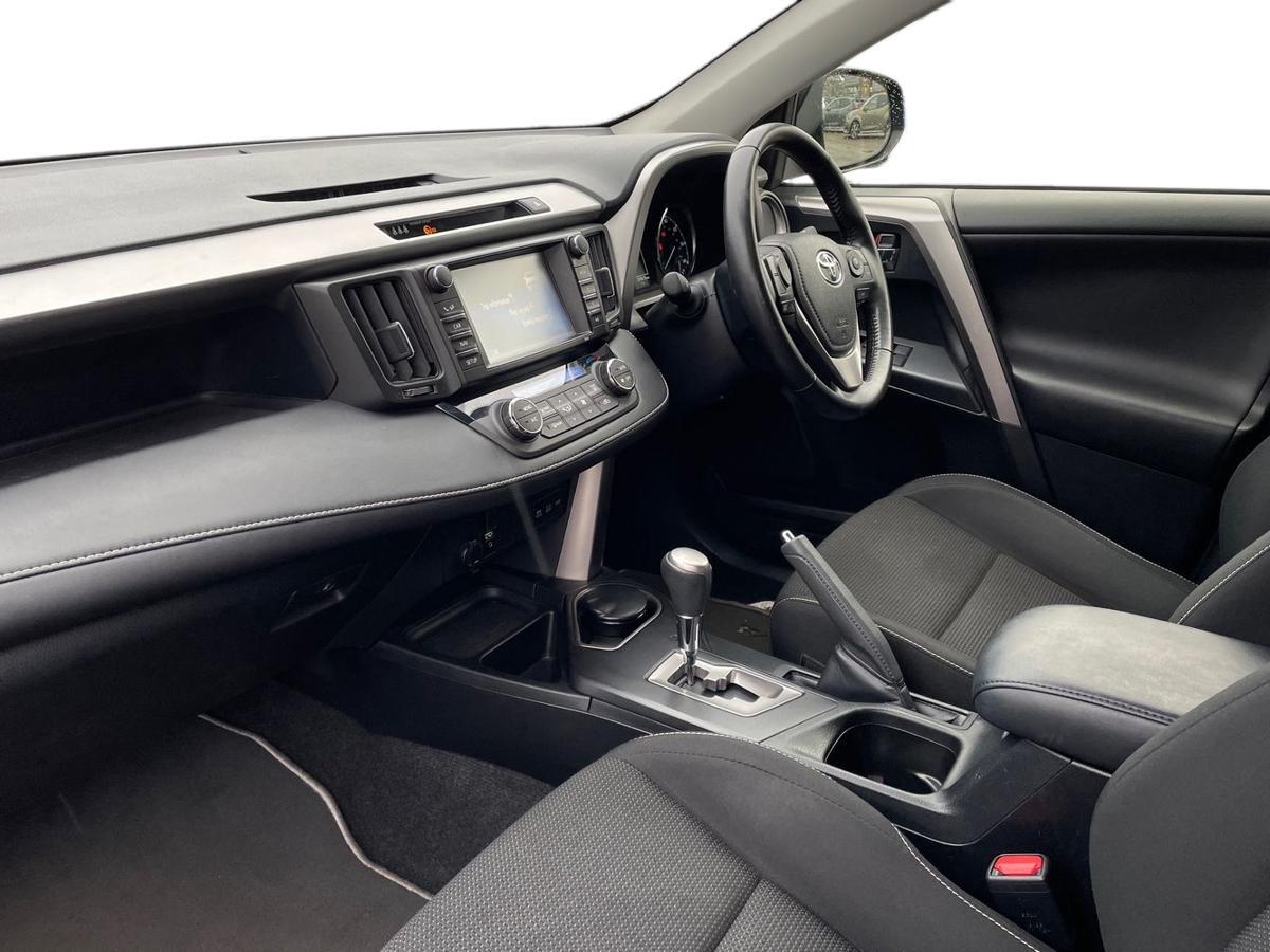 Used Toyota RAV4 2017 for sale - 77013668: Photo 7