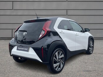 Used Toyota Aygo X 2024 for sale - 76154371: Photo 2