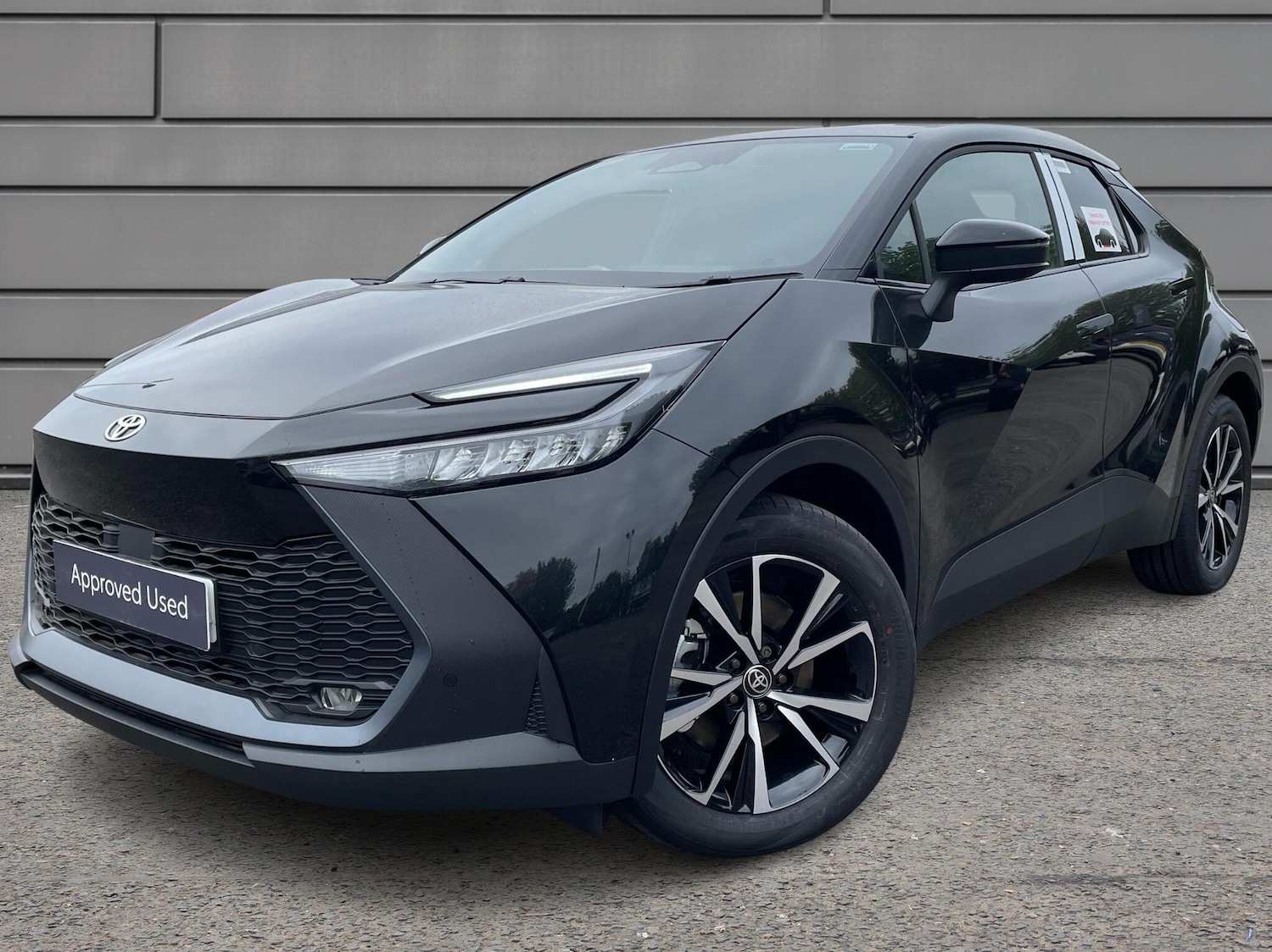 Used Toyota C-HR 2025 for sale - 76730623: Photo 3