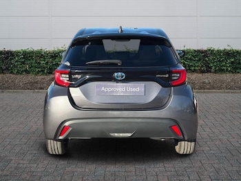 Used Toyota Yaris 2024 for sale - 77910686: Photo