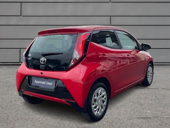 Used Toyota AYGO 2021 for sale - 76296985: Photo