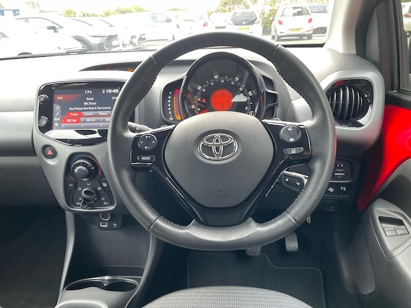 Used Toyota AYGO 2021 for sale - 76296985: Photo 6