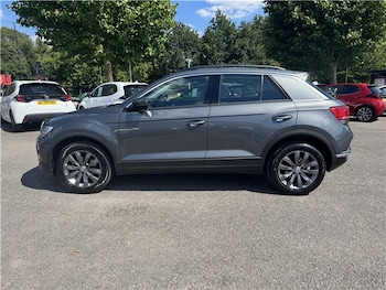 Used Volkswagen T-Roc 2020 for sale - 75227019: Photo