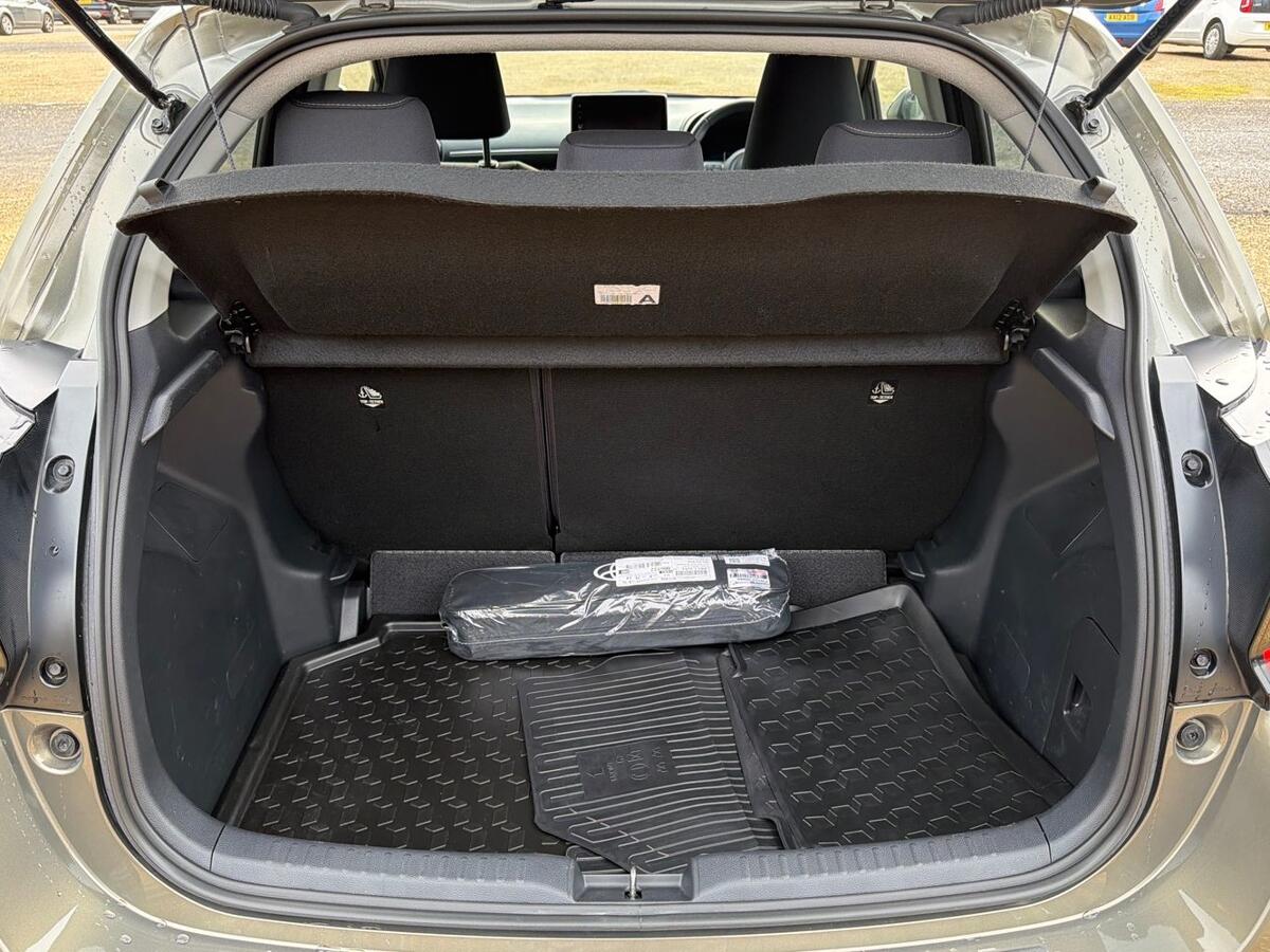 Used Toyota Yaris 2024 for sale - 77124565: Photo 10