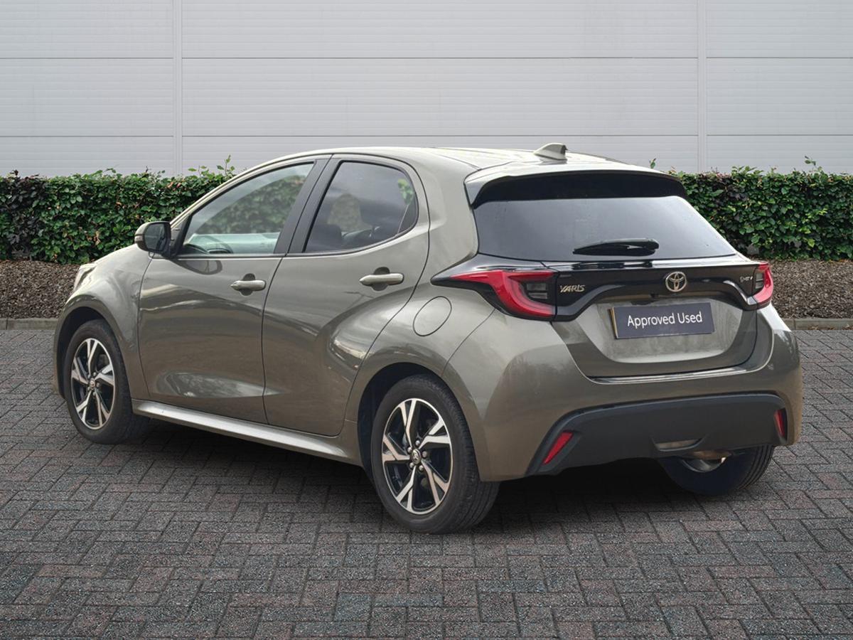 Used Toyota Yaris 2024 for sale - 77124565: Photo 2