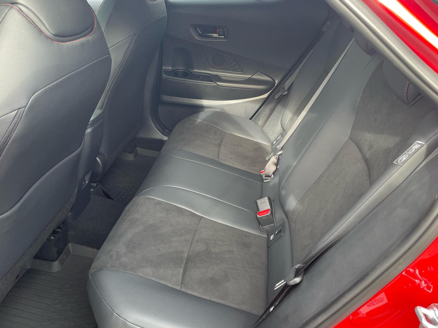 Used Toyota C-HR 2025 for sale - 76111653: Photo 12