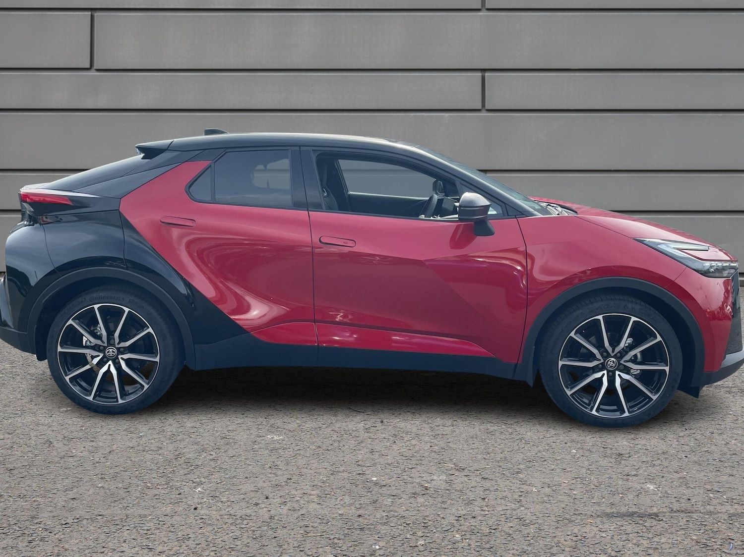 Used Toyota C-HR 2025 for sale - 76111653: Photo 16