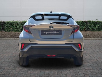 Used Toyota C-HR 2018 for sale - 79472778: Photo