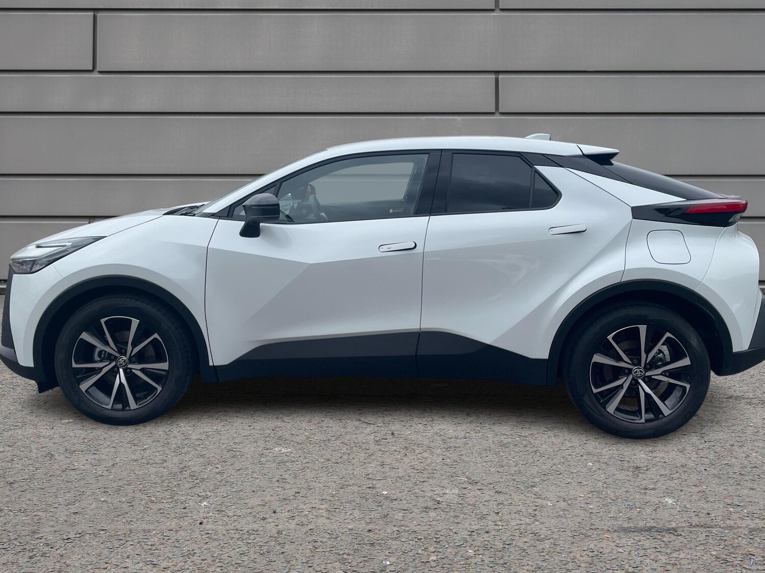 Used Toyota C-HR 2025 for sale - 76111663: Photo 17