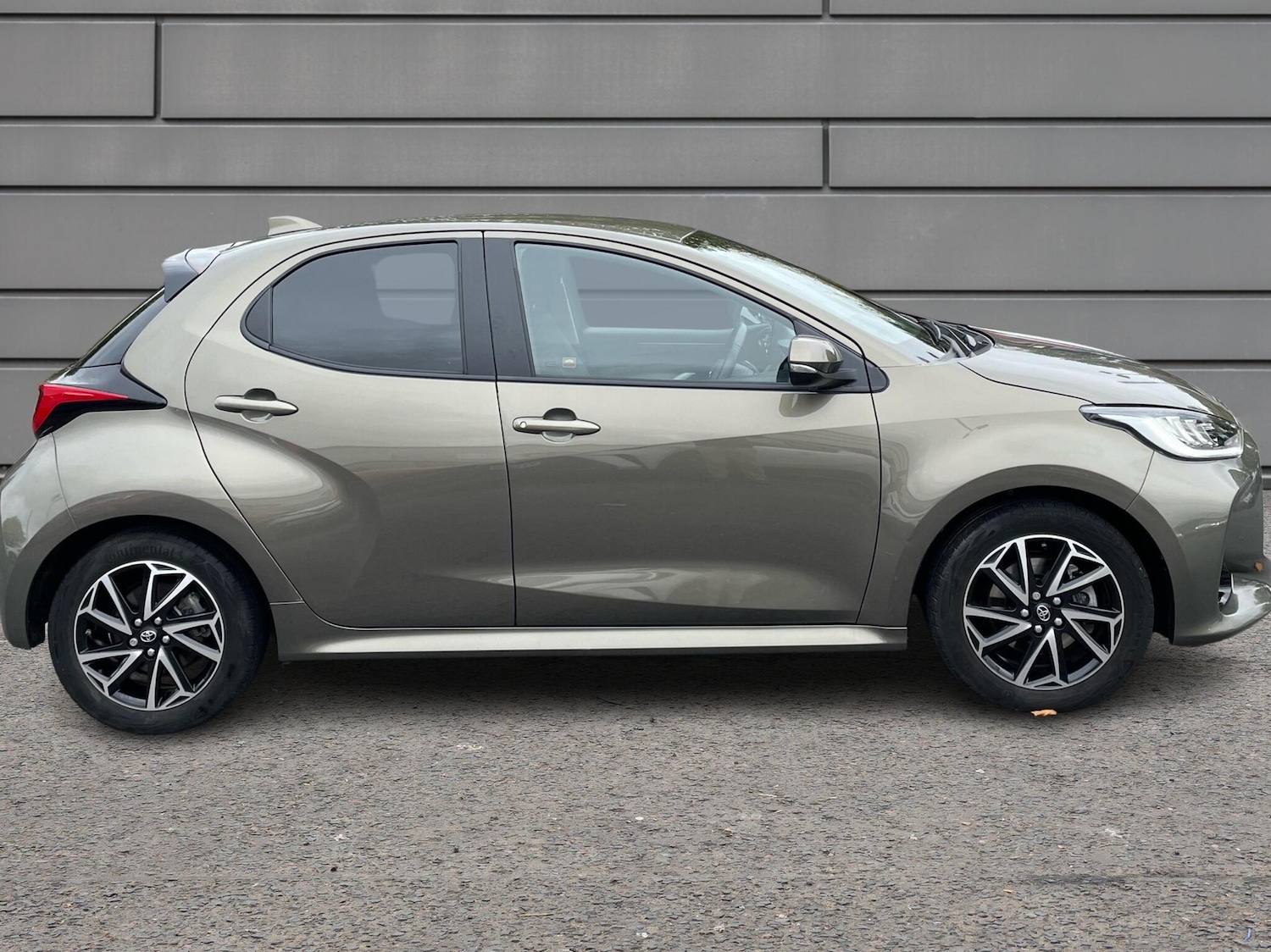 Used Toyota Yaris 2024 for sale - 76730825: Photo 16