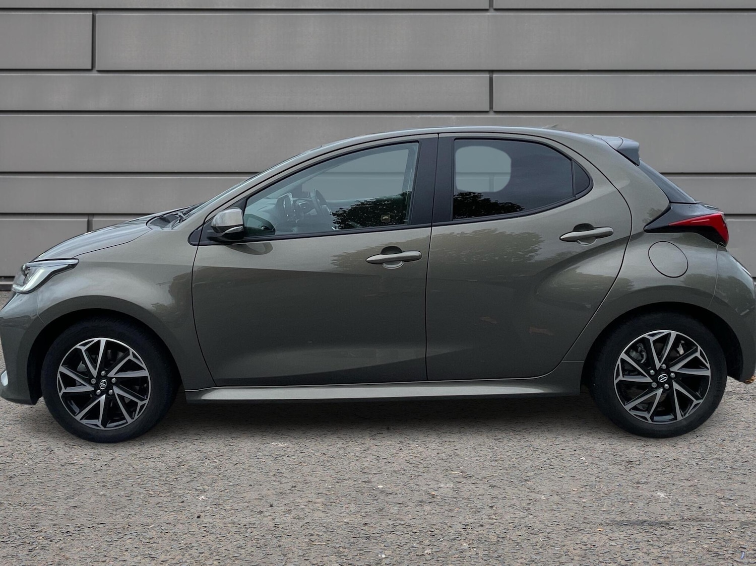 Used Toyota Yaris 2024 for sale - 76730825: Photo 17