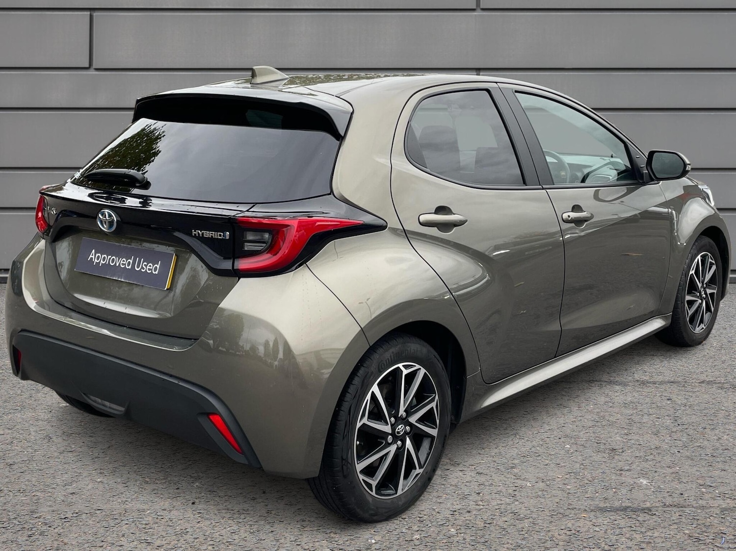 Used Toyota Yaris 2024 for sale - 76730825: Photo 2