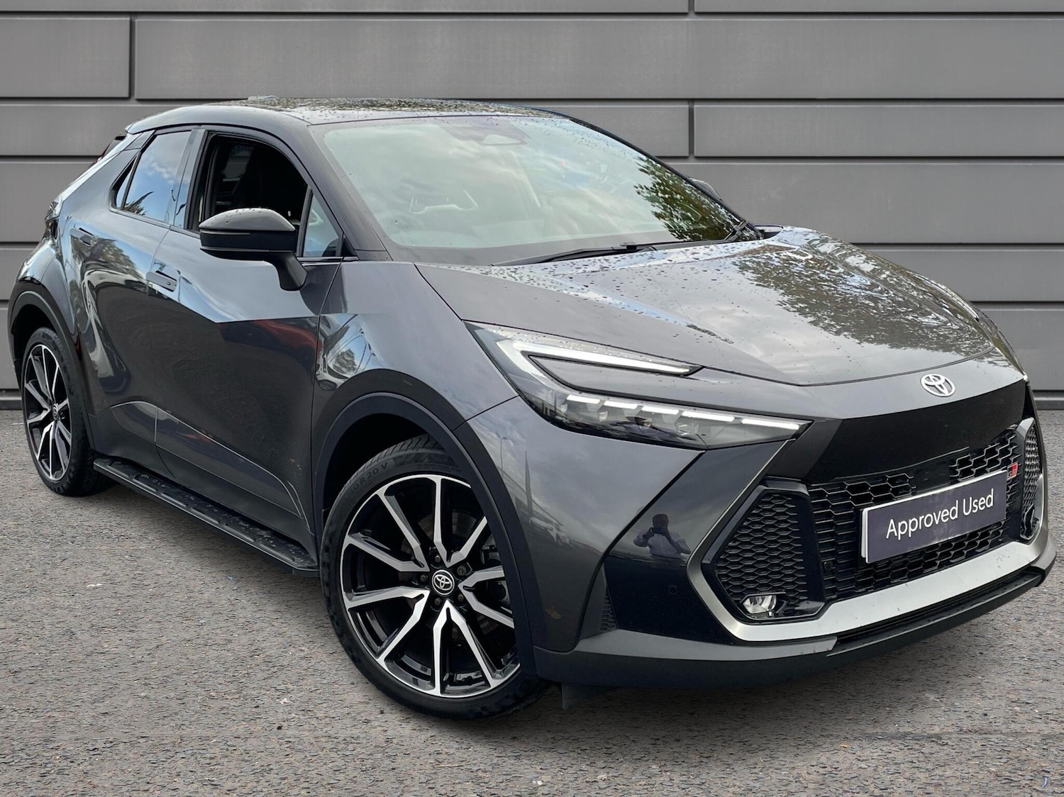 Used Toyota C-HR 2024 for sale - 76730646: Photo 1