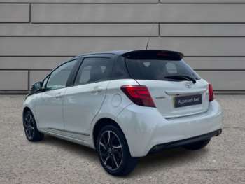 Used Toyota Yaris 2017 for sale - 74812019: Photo