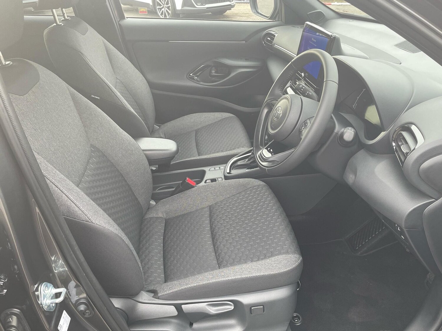 Used Toyota Yaris Cross 2025 for sale - 77359965: Photo 11