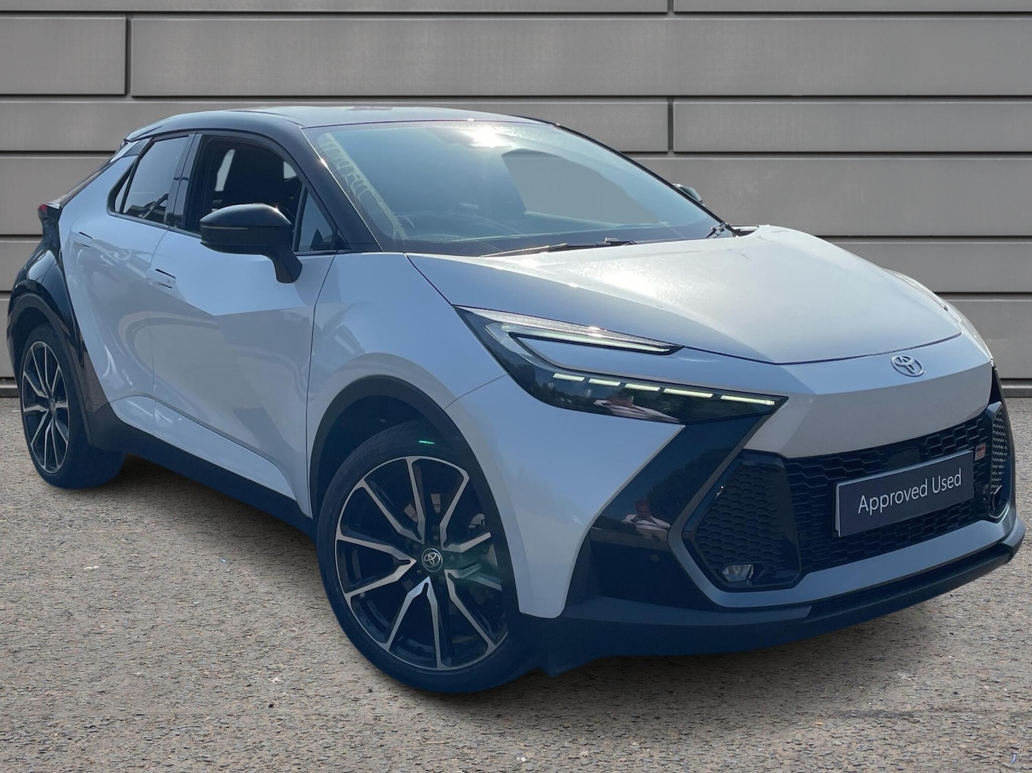 Used Toyota C-HR 2024 for sale - 76110509: Photo 1