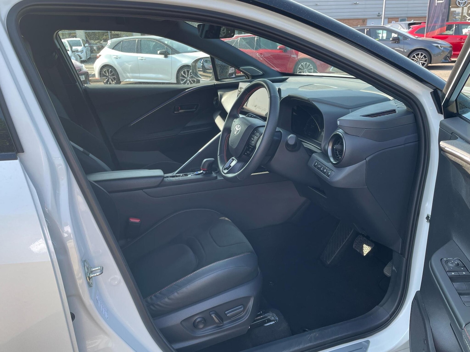 Used Toyota C-HR 2024 for sale - 76110509: Photo 11
