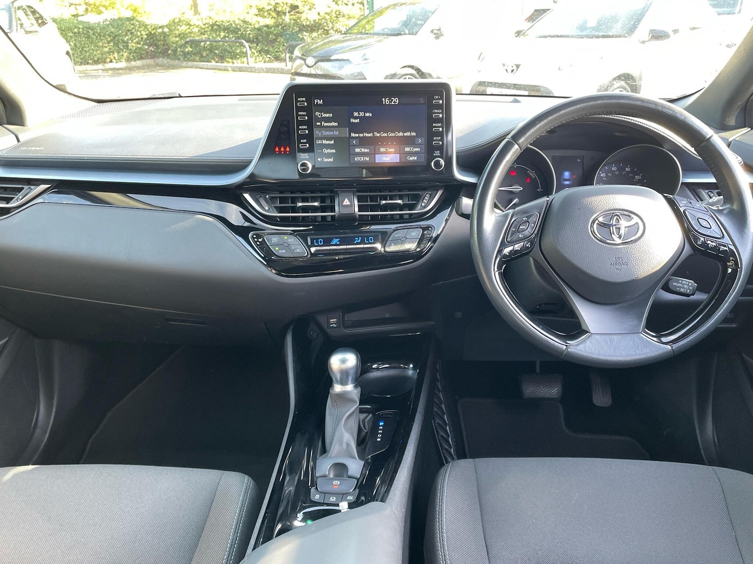 Used Toyota C-HR 2021 for sale - 76111727: Photo 5
