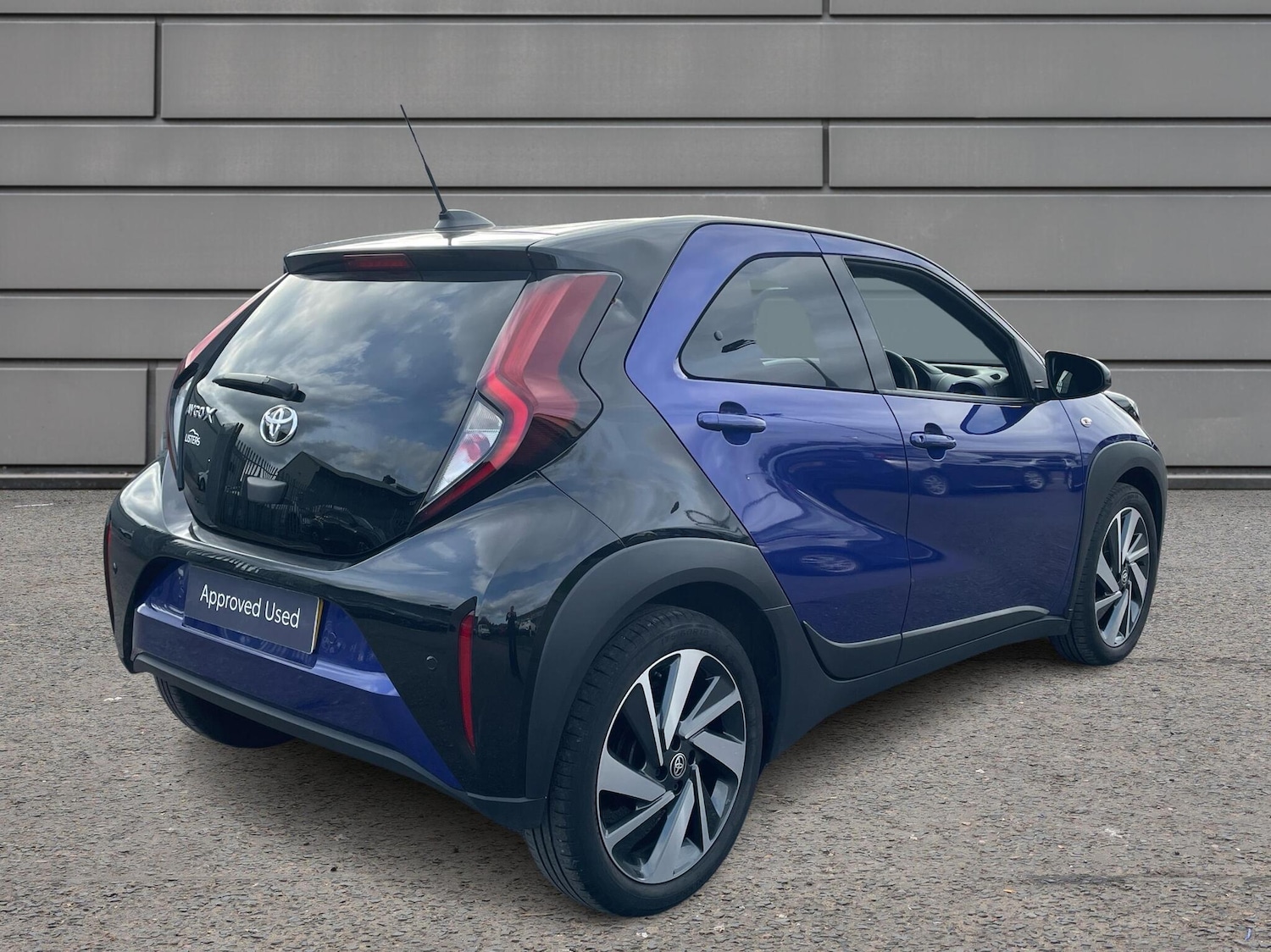 Used Toyota Aygo X 2023 for sale - 76730694: Photo 2