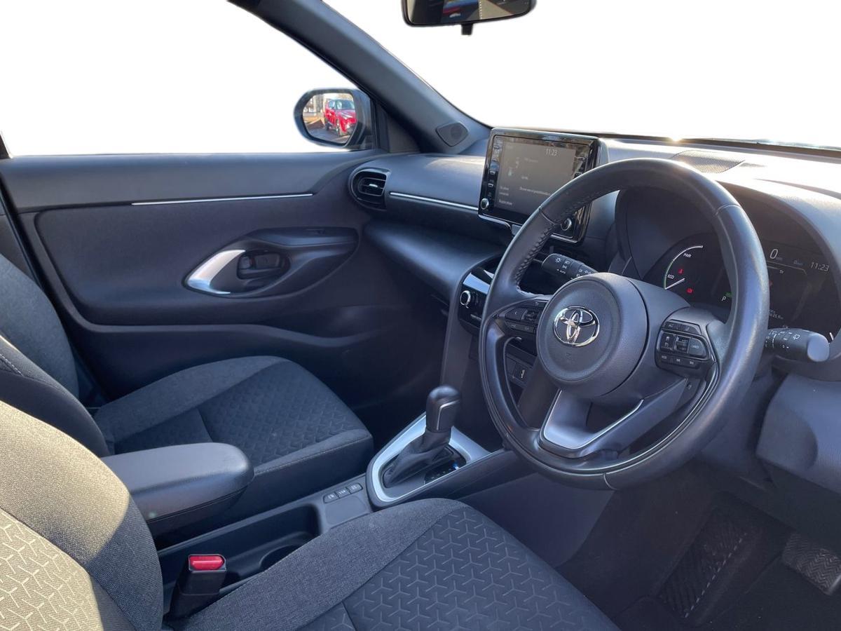 Used Toyota Yaris Cross 2022 for sale - 77177615: Photo 12