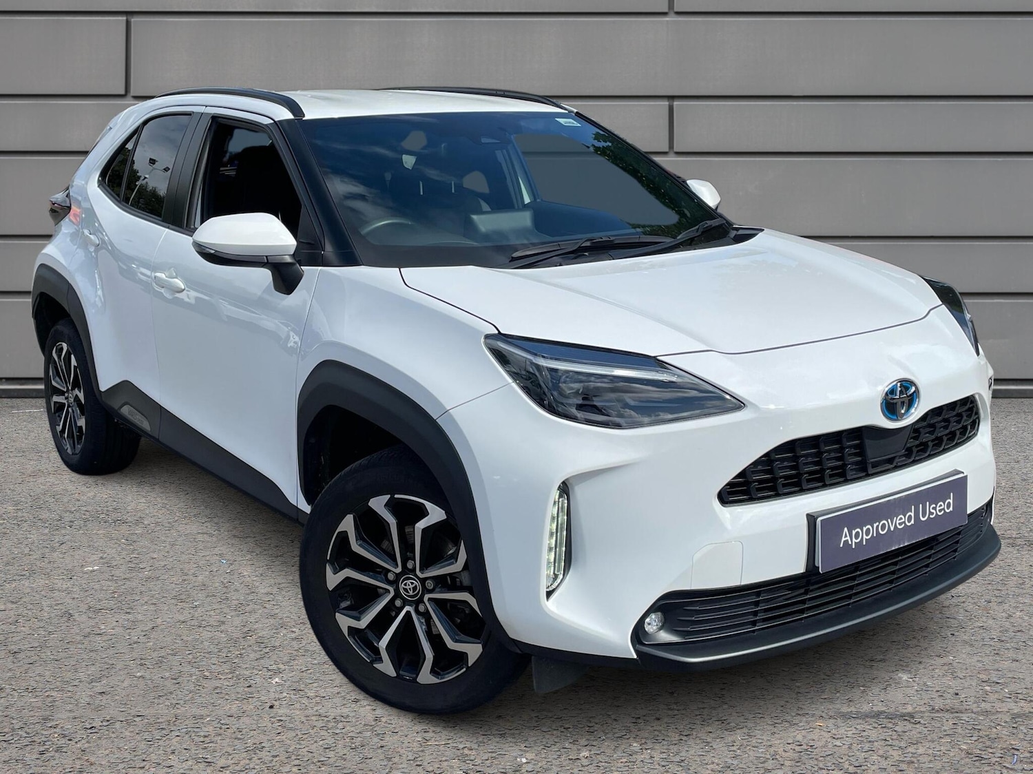 Used Toyota Yaris Cross 2023 for sale - 76110856: Photo 1