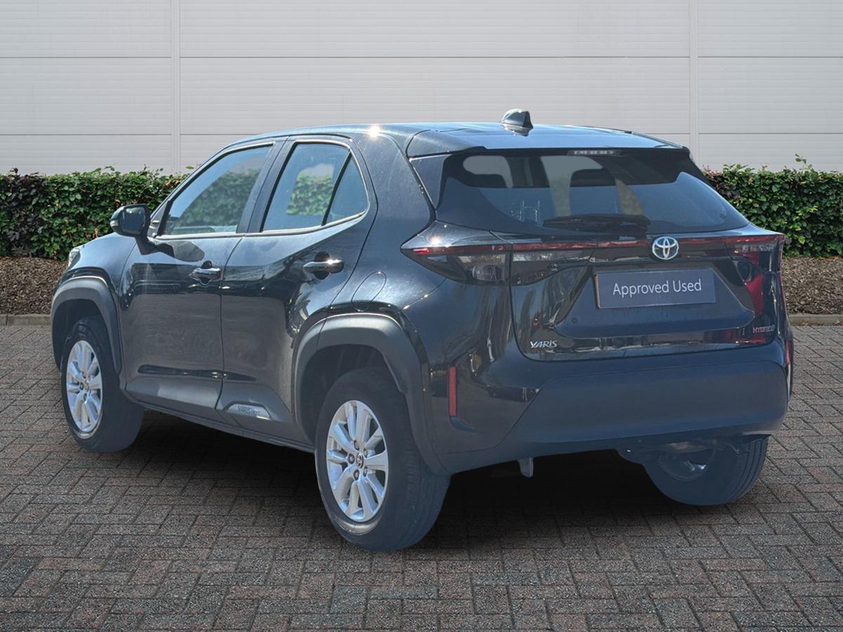 Used Toyota Yaris 2022 for sale - 77926821: Photo 2