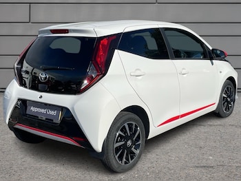 Used Toyota AYGO 2021 for sale - 76110777: Photo 2