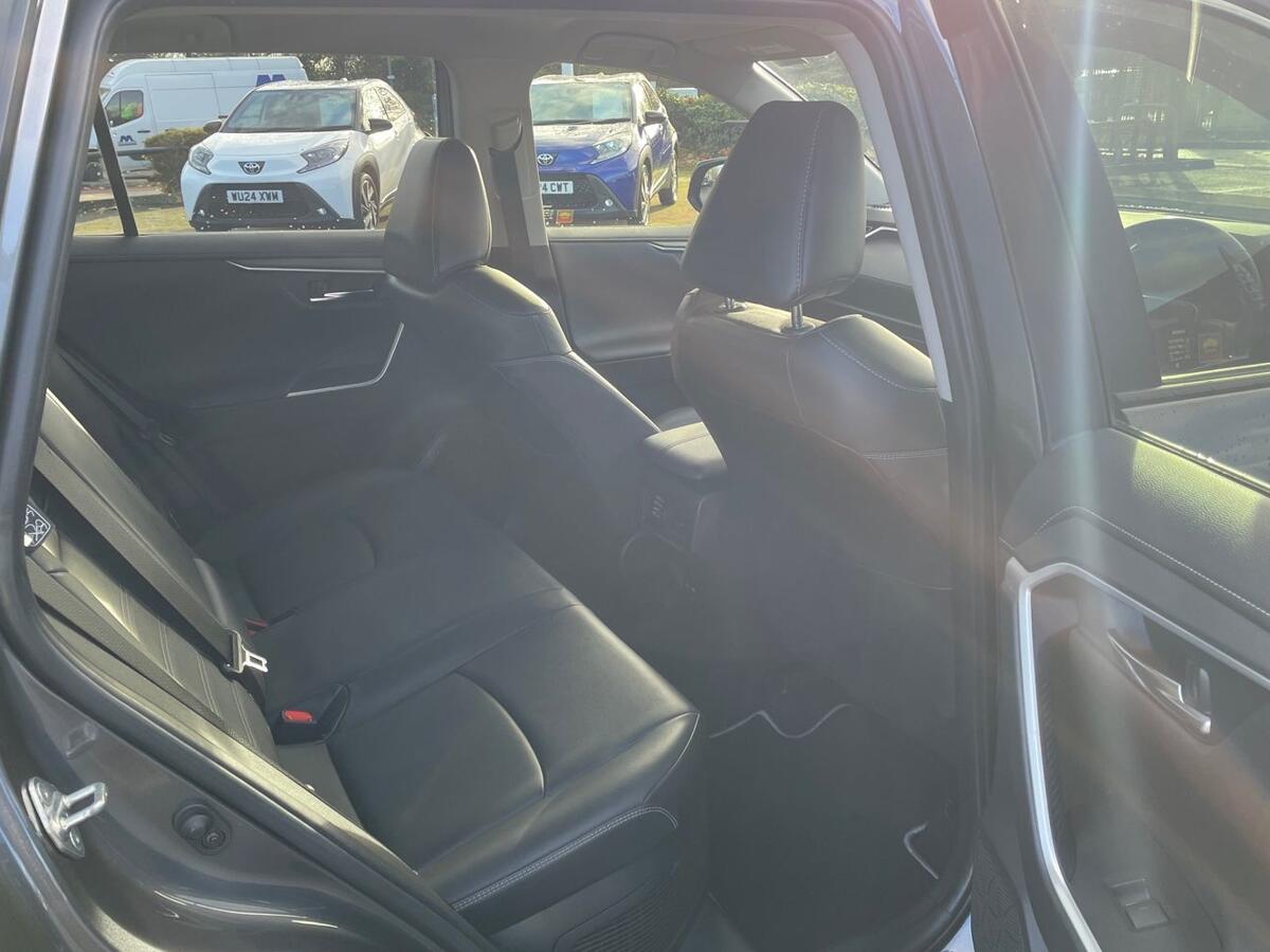 Used Toyota RAV4 2022 for sale - 76730687: Photo 14