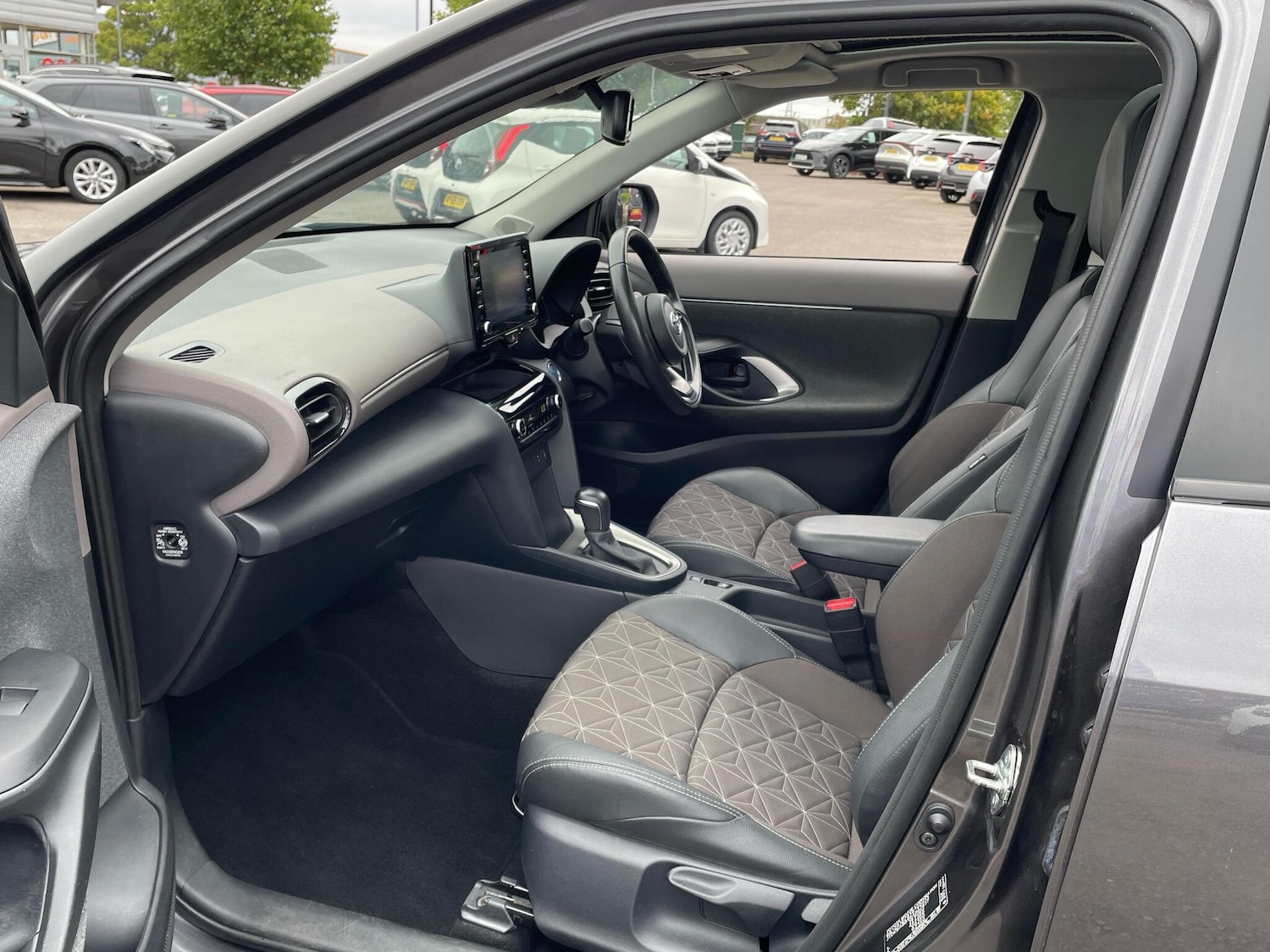 Used Toyota Yaris Cross 2022 for sale - 76110877: Photo 10