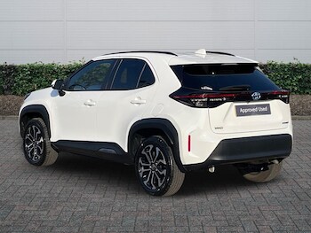 Used Toyota Yaris 2024 for sale - 77725115: Photo