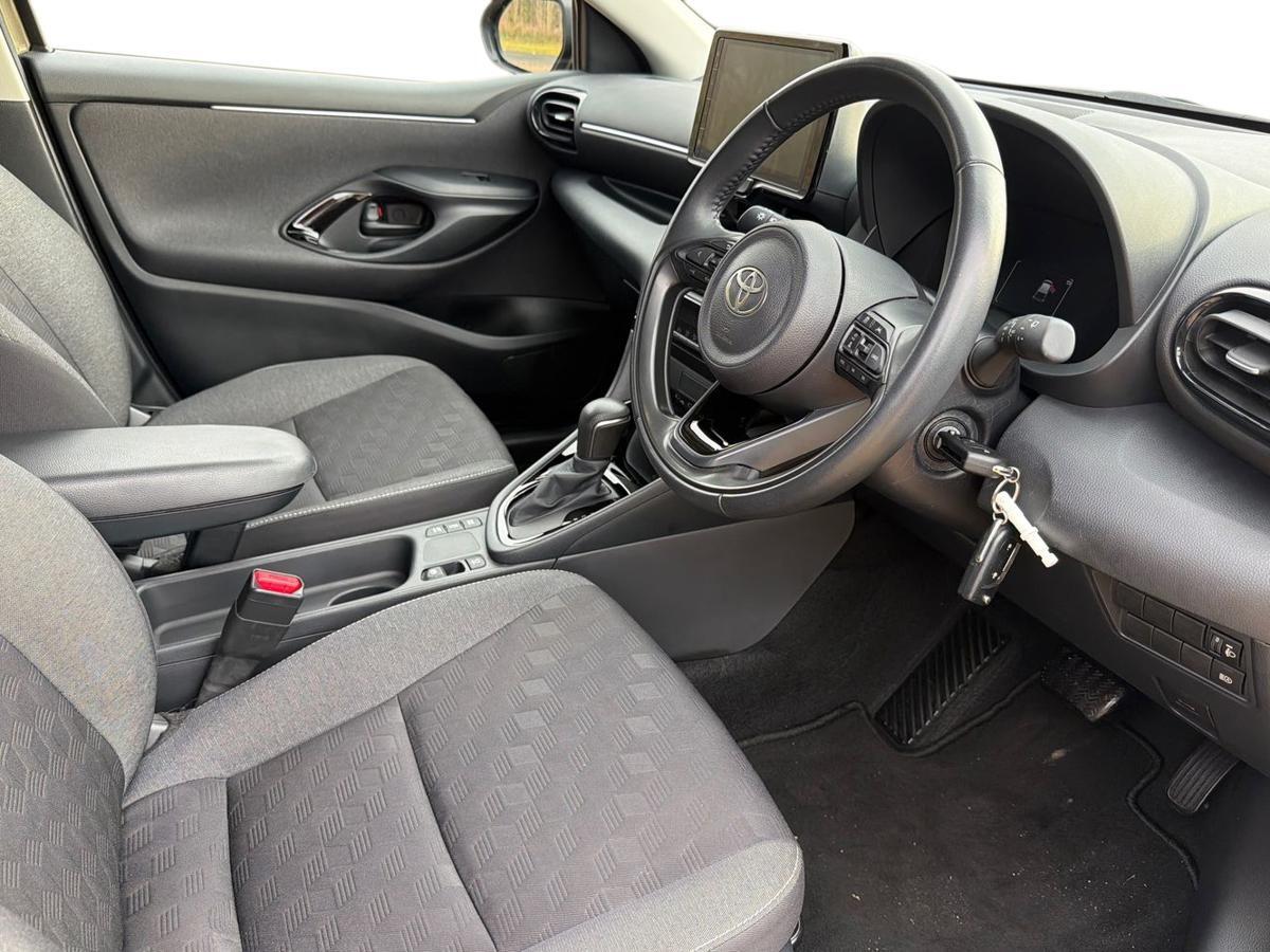 Used Toyota Yaris 2024 for sale - 77177362: Photo 12