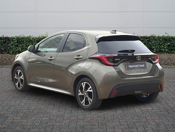 Used Toyota Yaris 2024 for sale - 77177362: Photo