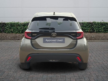 Used Toyota Yaris 2024 for sale - 77177362: Photo