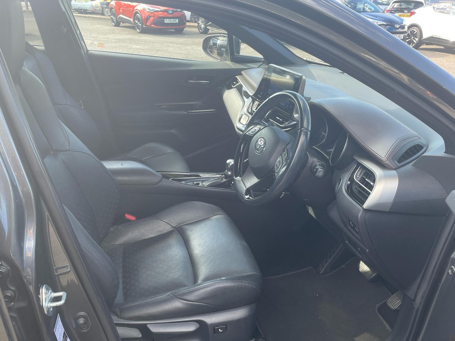 Used Toyota C-HR 2018 for sale - 76111661: Photo 11