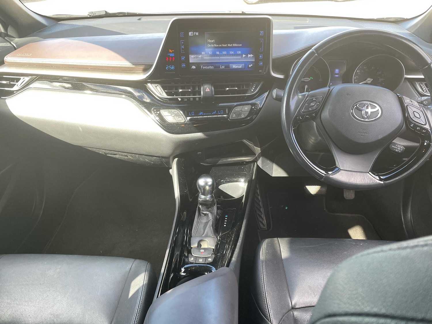 Used Toyota C-HR 2018 for sale - 76111661: Photo 5