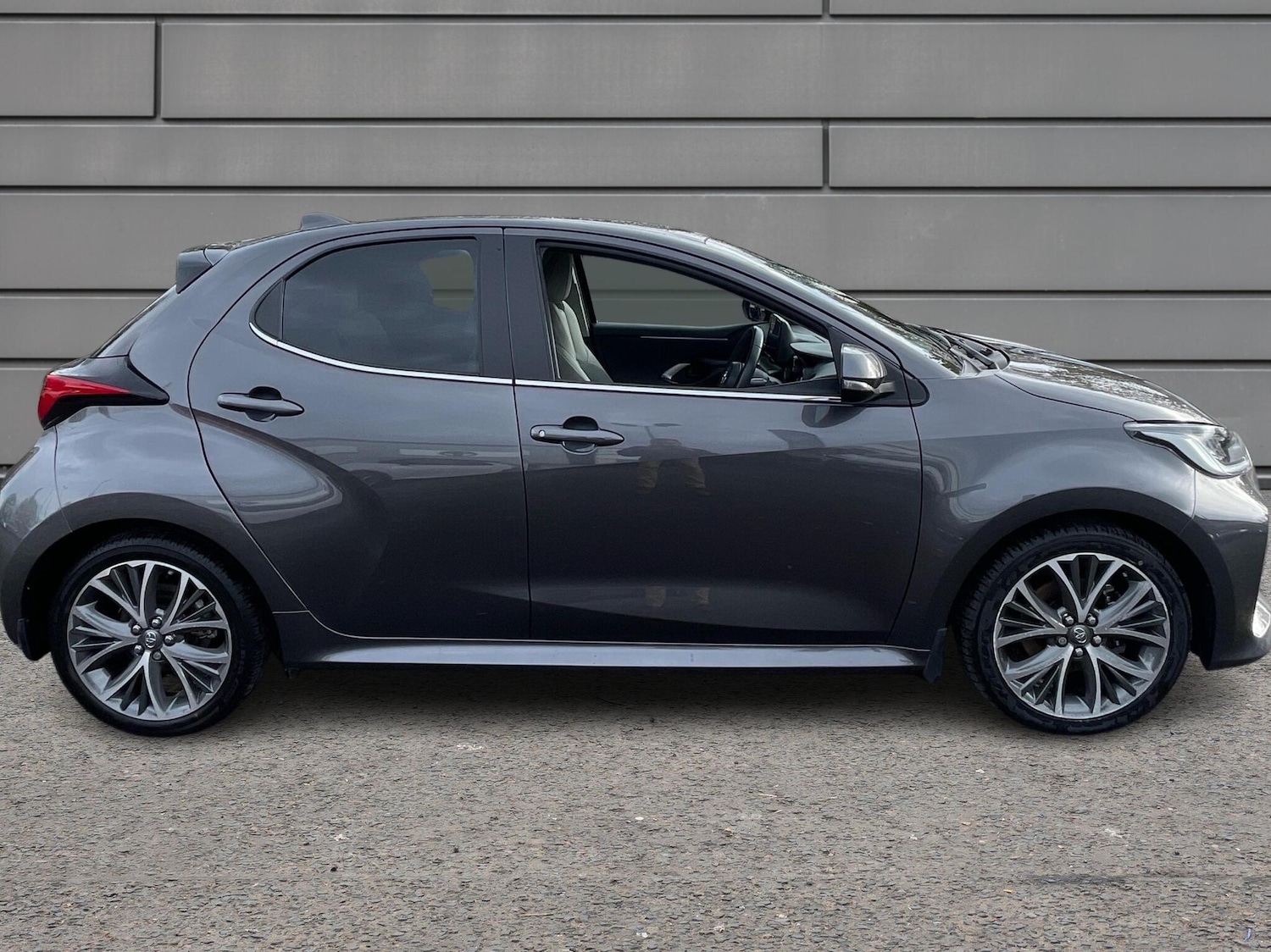 Used Toyota Yaris 2023 for sale - 76730732: Photo 16